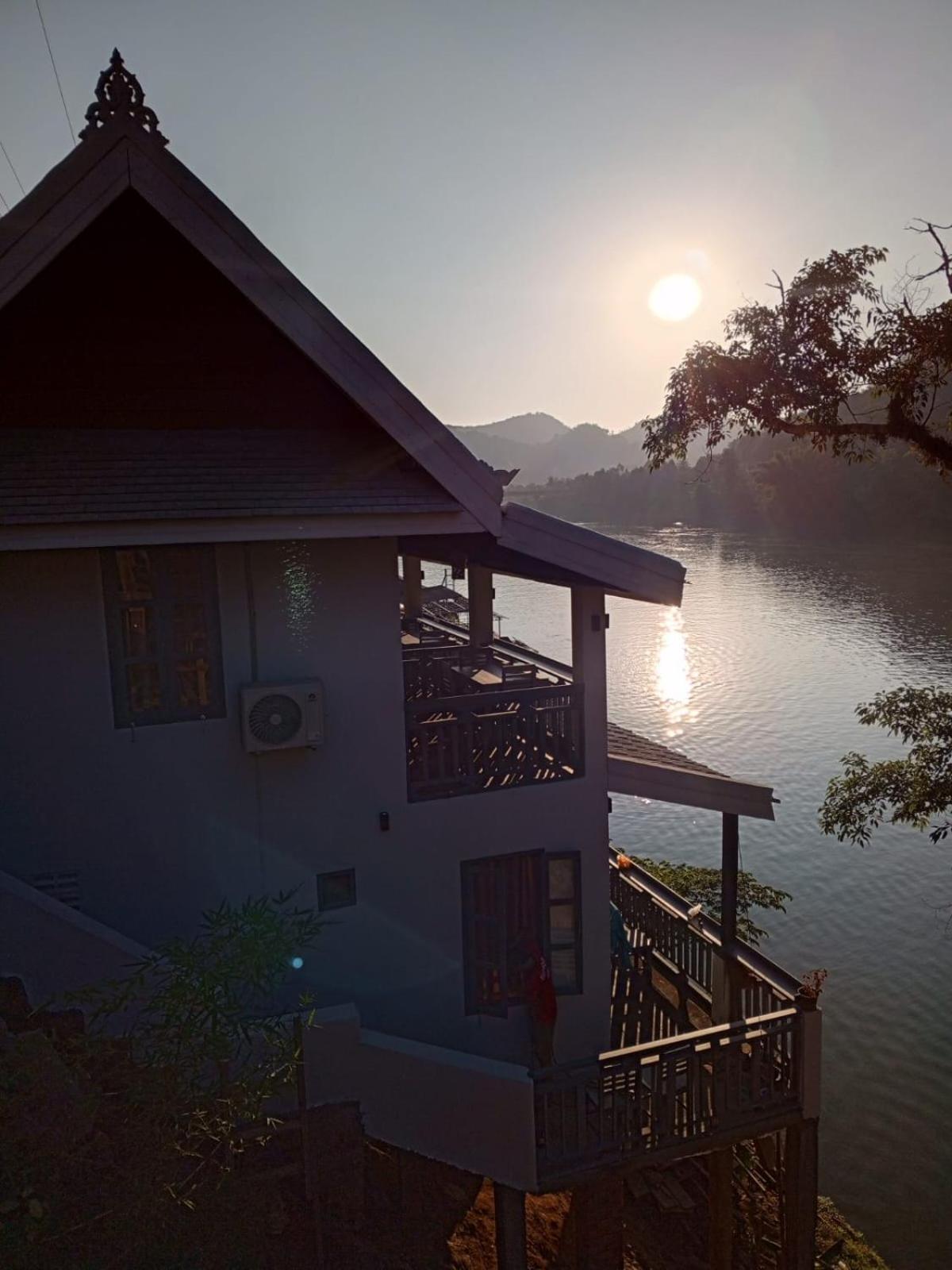 Dokchampa River View Villa Нонгкио Экстерьер фото