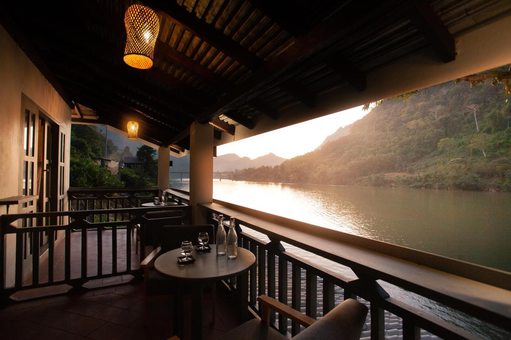 Dokchampa River View Villa Нонгкио Экстерьер фото