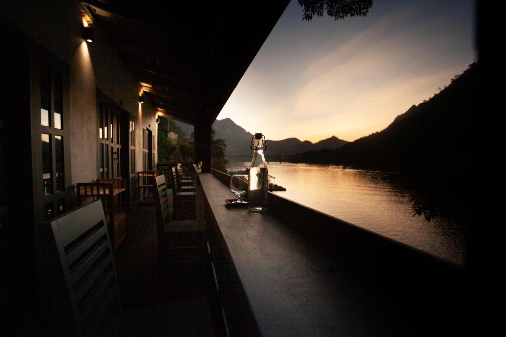 Dokchampa River View Villa Нонгкио Экстерьер фото