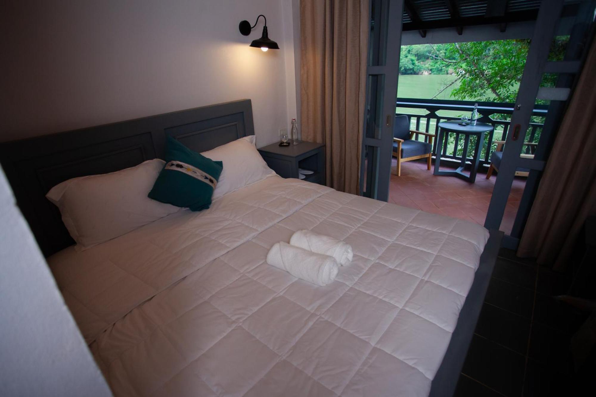 Dokchampa River View Villa Нонгкио Экстерьер фото