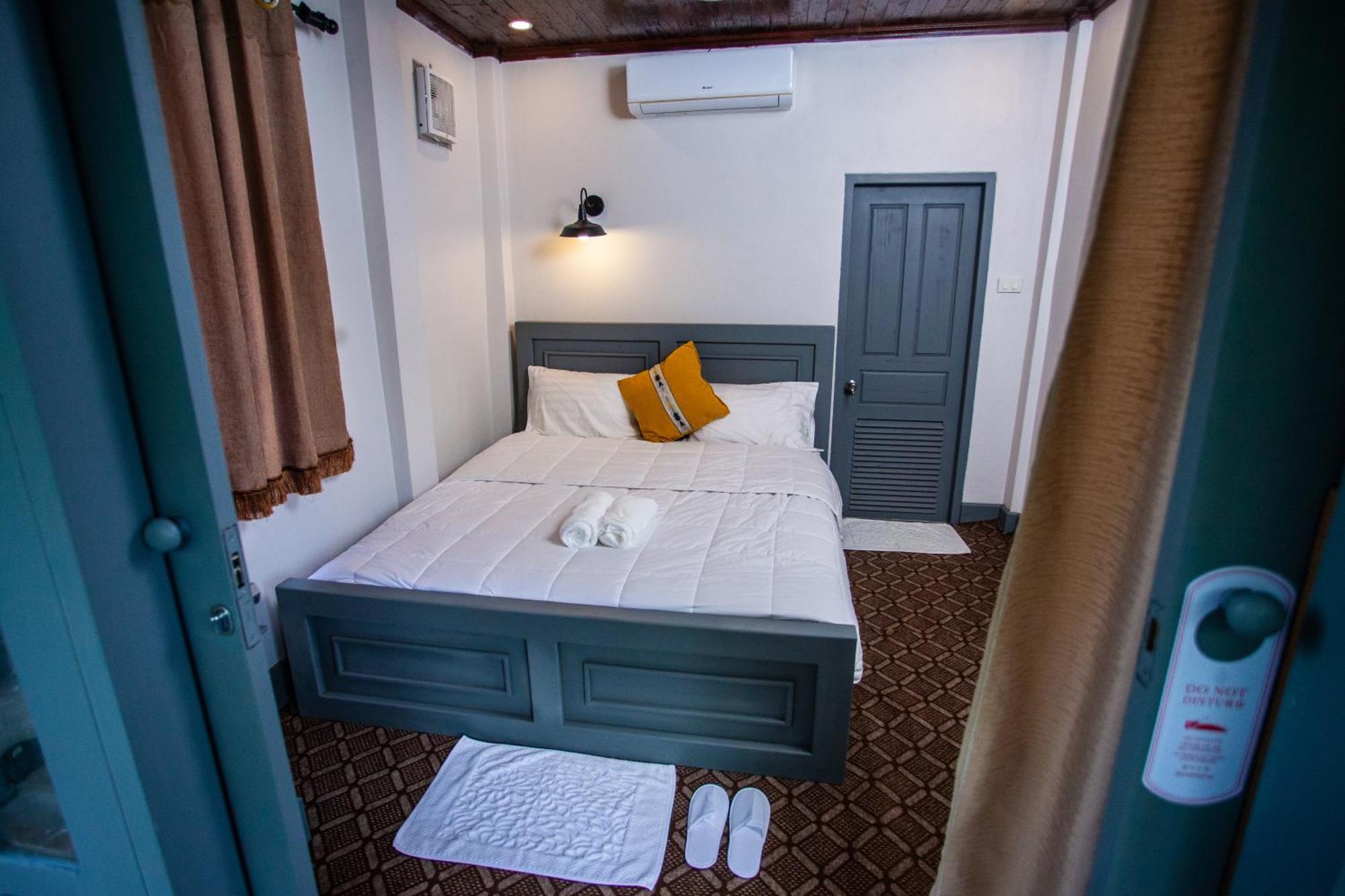 Dokchampa River View Villa Нонгкио Экстерьер фото