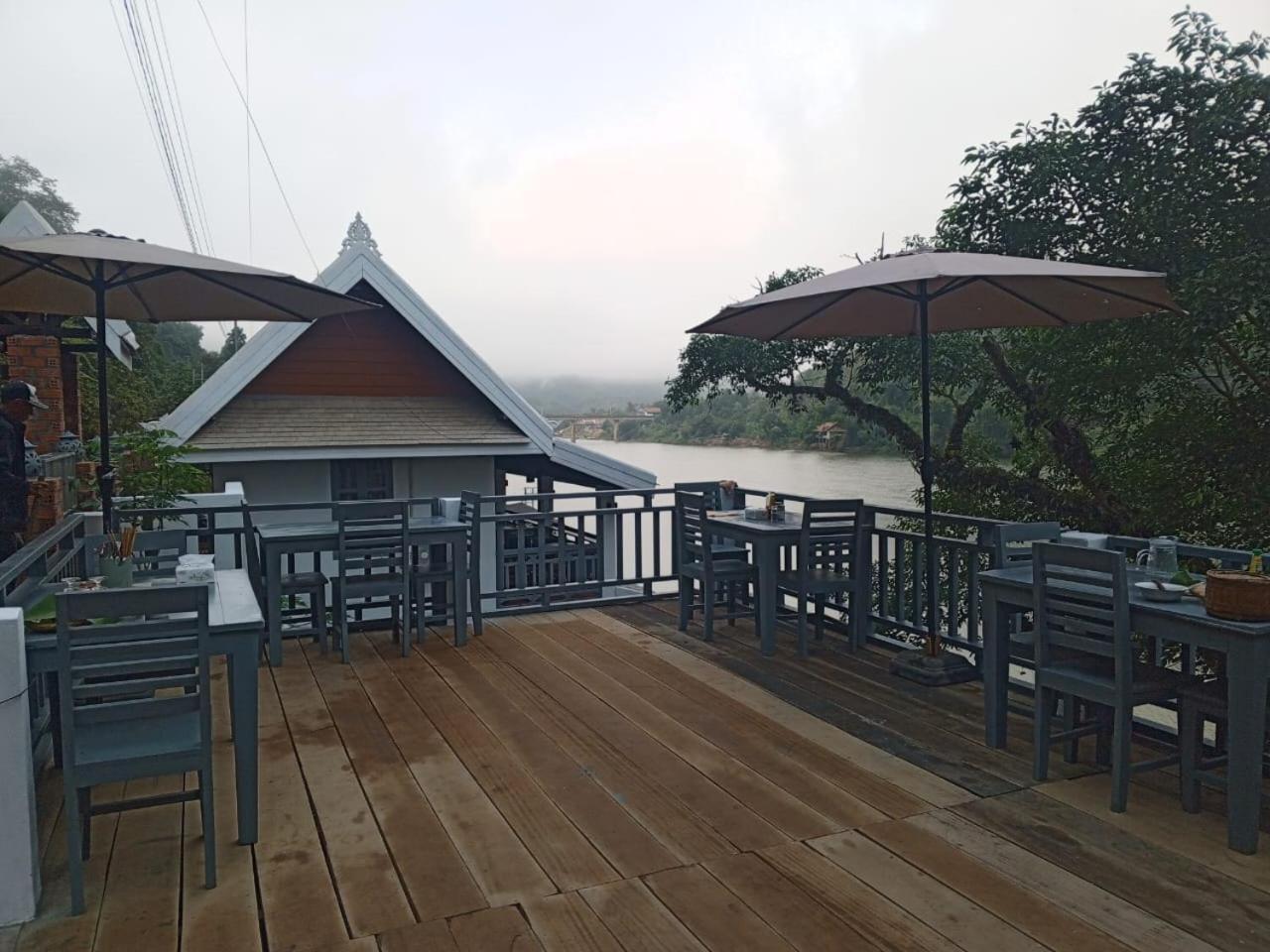 Dokchampa River View Villa Нонгкио Экстерьер фото